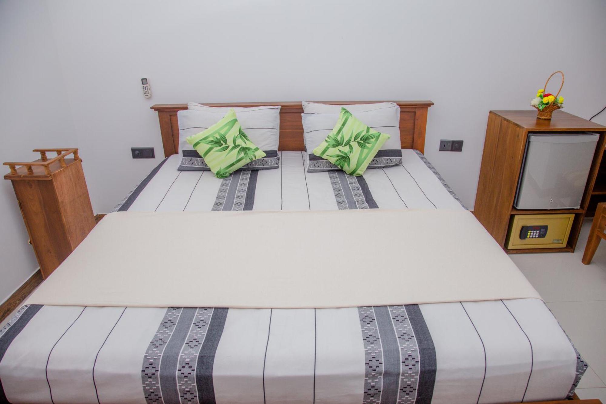 Hispaniola Inn Мирисса Экстерьер фото